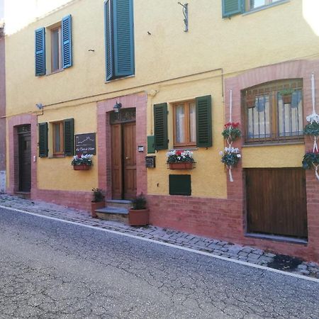カメリーノ La Torre Di Morro Bed & Breakfast エクステリア 写真